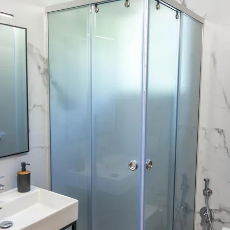 ゲストハウス Sofra Kelmendit Tamarë