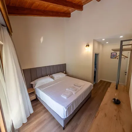 ゲストハウス Sofra Kelmendit