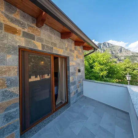 ゲストハウス Sofra Kelmendit 4*