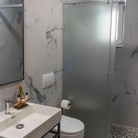 ゲストハウス Sofra Kelmendit Tamarë